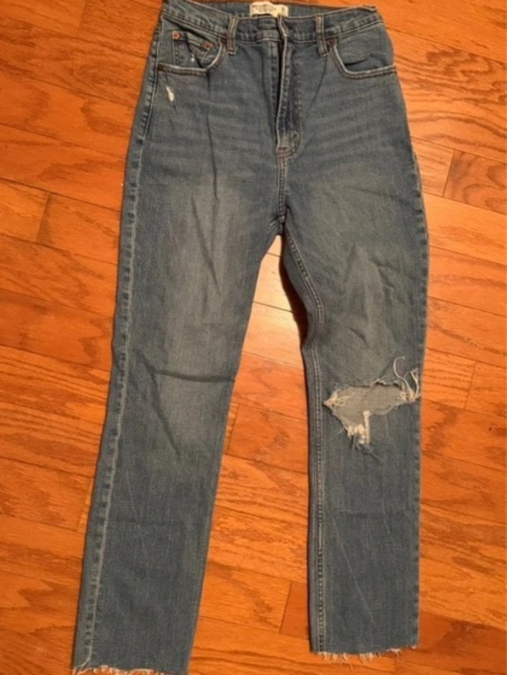 Abercrombie ’90s Slim Straight Distressed Jeans Size 29/8